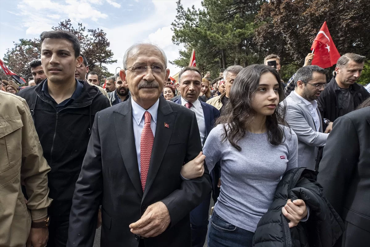 Cumhurbaşkanı adayı ve CHP Genel Başkanı Kılıçdaroğlu Anıtkabir'i ziyaret etti