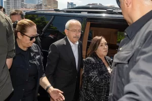 - "Bundan sonra göreceksiniz, bu ülkeye baharlar gelecek ve baharlar