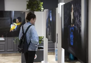 - Belgeselde, PKK terör örgütünce kandırılarak kaçırılan çocuklarına kavuşmak için