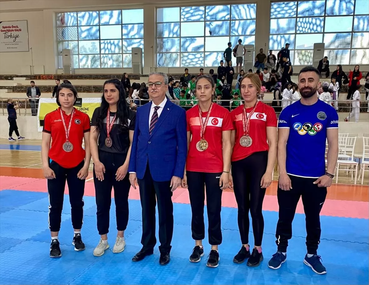 Diyarbakır ve Mardin'de amatör spor kulüplerine nakdi yardım yapıldı