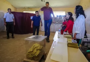 - 2 metre 51 santimlik dev adam yürüme zorluğu çektiği