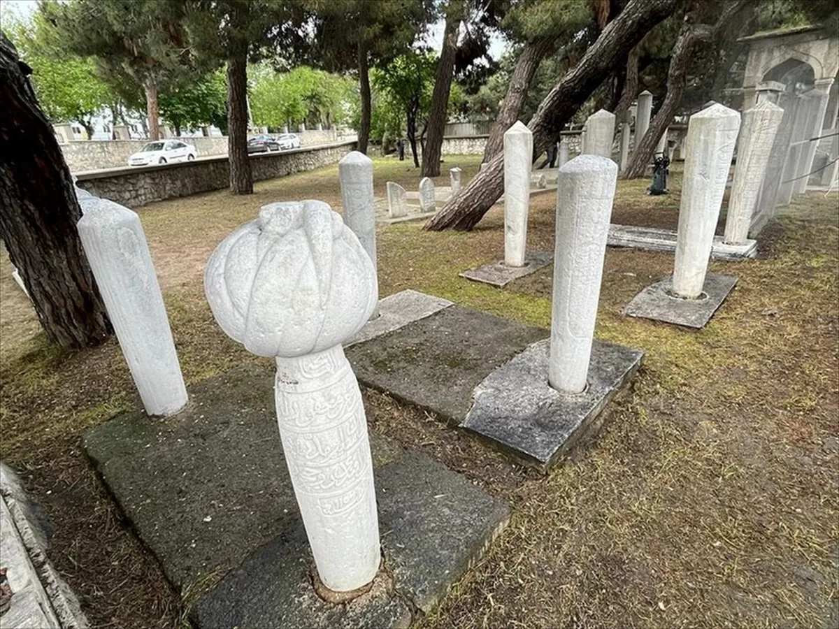 Edirne'deki Osmanlı dönemi mezarlıkları ve hazireleri aslına uygun onarılıyor