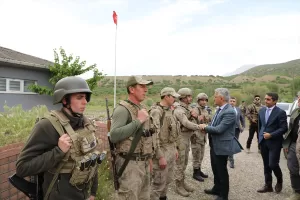 ERZİNCAN (AA) – Erzincan Valisi Mehmet Makas, Kemah ilçesinde bulunan