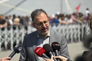 İZMİR (AA) – Gençlik ve Spor Bakanı Mehmet Muharrem Kasapoğlu,
