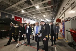 - "Bu ziyaretimizde, Türk Deniz Kuvvetlerinin üstün teknolojik altyapısı, eğitimli