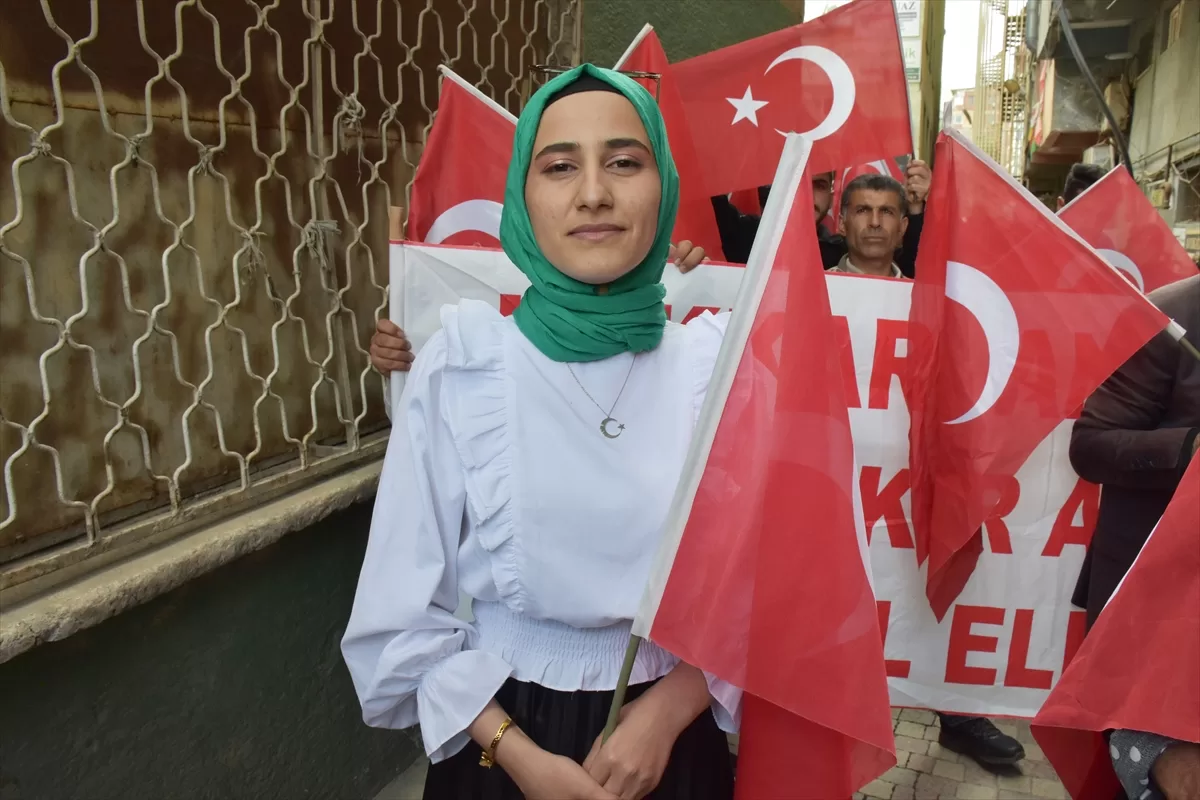 Hakkarili aileler çocukları için HDP önündeki eylemlerini sürdürdü