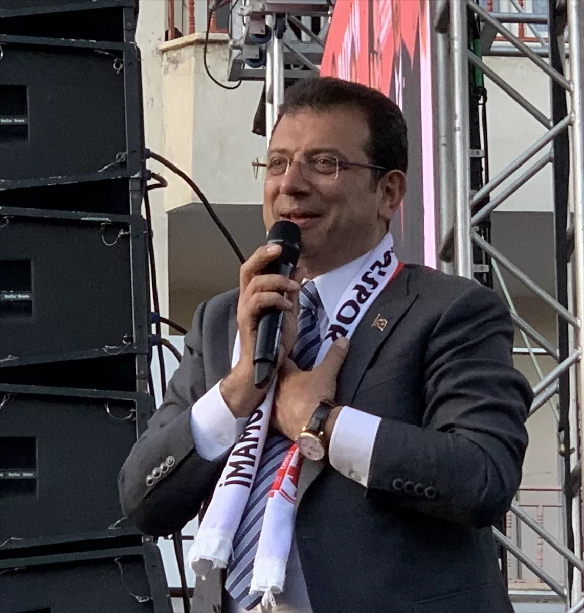 - "Vatanımızın tek karış toprağına zarar, parçalanma getirmeyecek yola baş