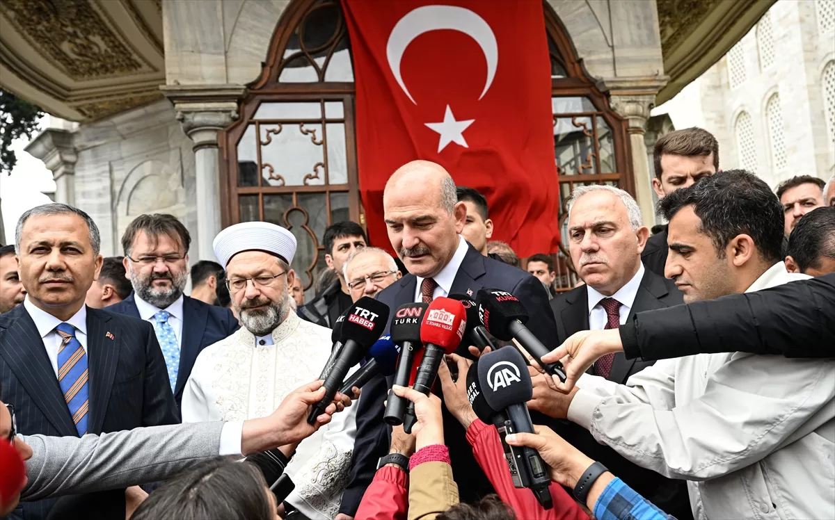 İçişleri Bakanı Soylu, Fatih Sultan Mehmet Türbesini ziyaret etti