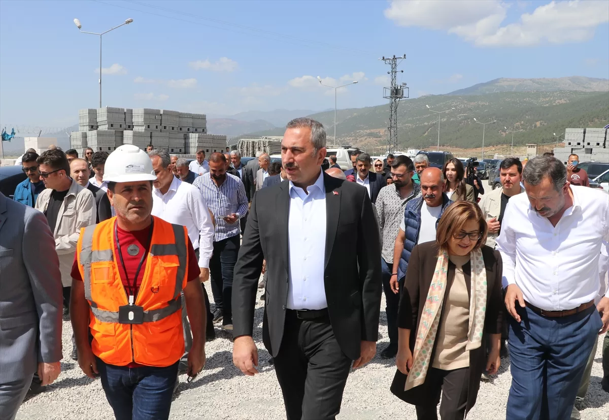 İslahiye'deki deprem konutlarının 29 Ekim'de teslim edilmesi hedefleniyor