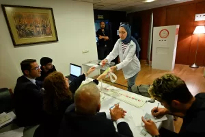 MADRİD (AA) – İspanya'daki Türk vatandaşları, Türkiye'de 14 Mayıs'ta yapılacak