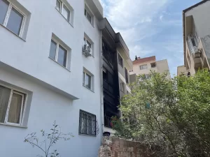 İZMİR (AA) – İzmir'in Konak ilçesinde bir apartman dairesinde çıkan
