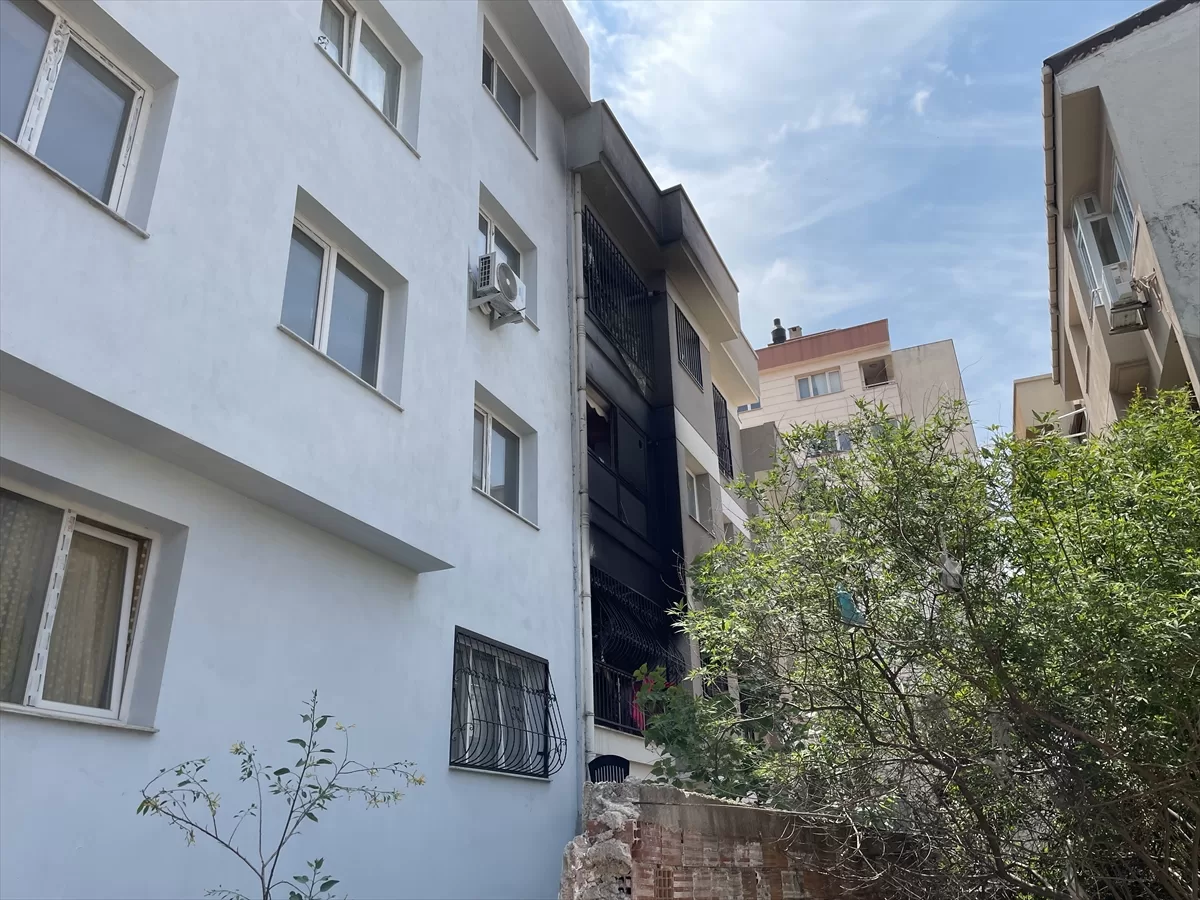 İzmir'de apartman dairesinde çıkan yangında 59 yaşındaki kadın öldü