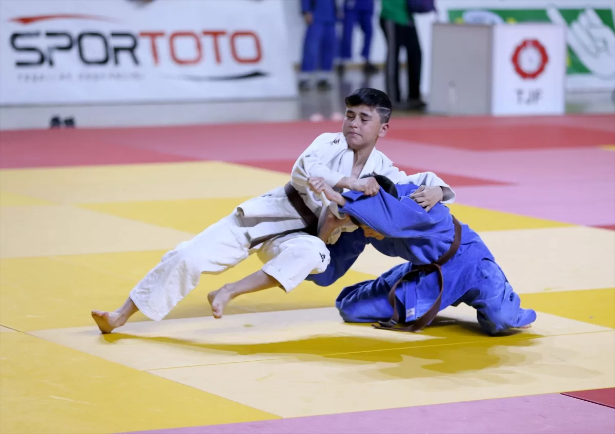 Judo Yıldızlar Türkiye Şampiyonası Sivas'ta başladı