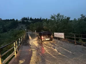 KARABÜK (AA) – Karabük'te dolu ve sağanak hayatı olumsuz etkiledi.