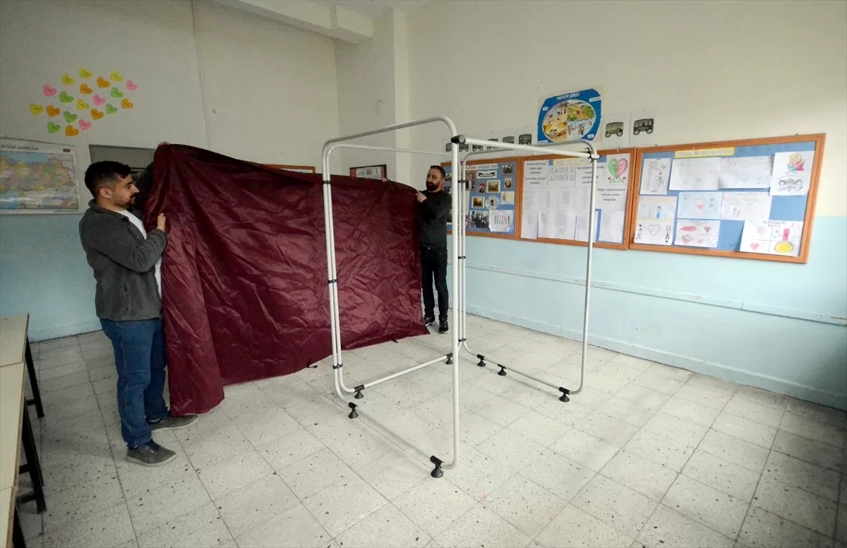 Erzurum ve Kars'ta oy kullanılacak okullarda hazırlıklar tamamlandı