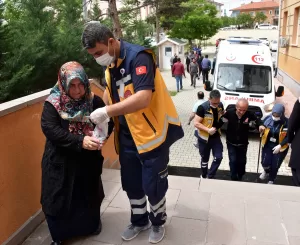 KIRIKKALE (AA) – Kırıkkale'de hasta çift, ambulansla götürüldükleri okulda Cumhurbaşkanı