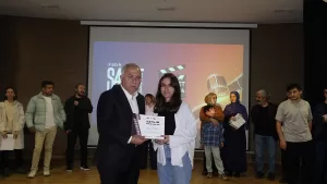 - Kapanış etkinliğinde, eğitime katılan öğrencilere katılım belgeleri takdim edildi