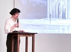 - Çeşitli ülkelerden 40'tan fazla sanatçının, ilham veren dünya lideri