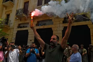 - Beyrut'ta Meclis binası ve Başbakanlık konutu ile bazı bankaların