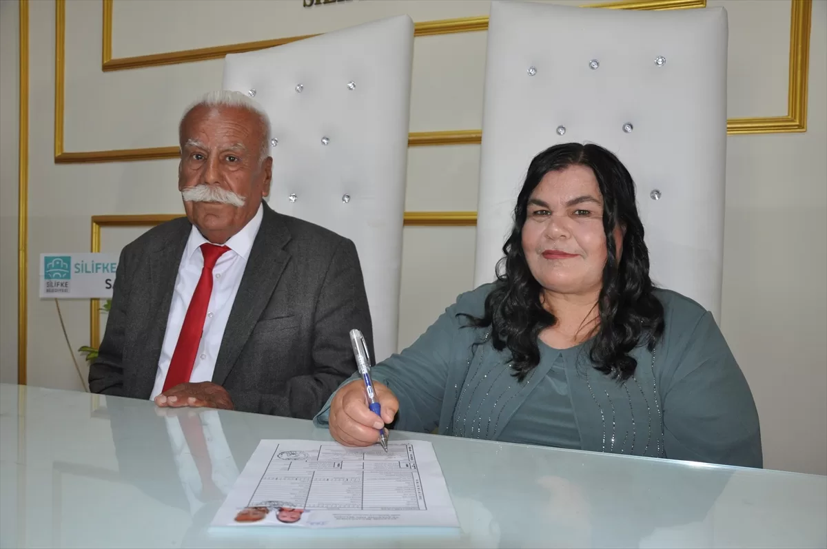 Mersin'de huzurevinde tanışan çift evlendi