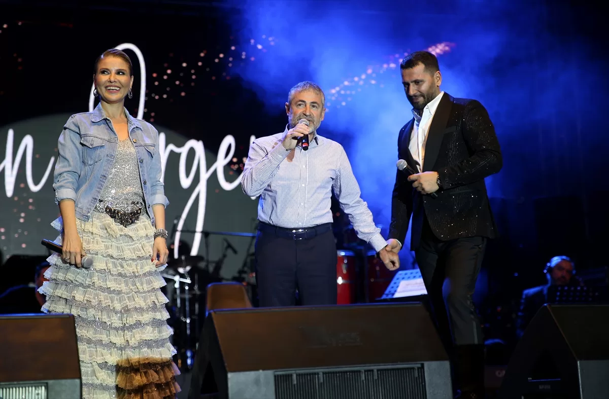 Bakan Nebati, Mersin'de “Kadınlar İçin Konser” etkinliğine katıldı: