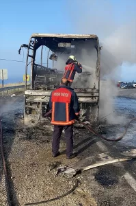 MERSİN (AA) – Mersin'in Anamur ilçesinde seyir halindeki yolcu otobüsünde