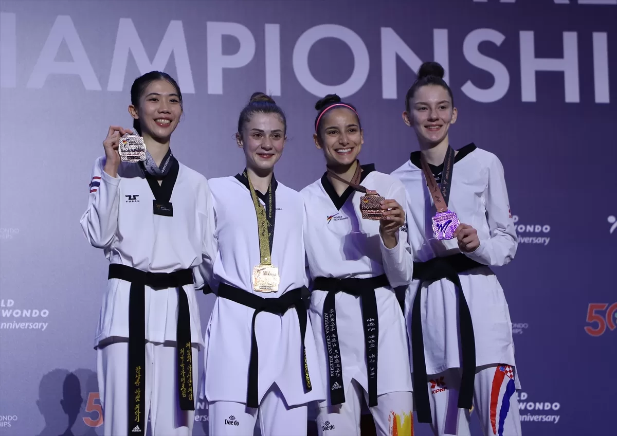 Merve Dinçel, Dünya Tekvando Şampiyonası'nda altın madalya kazandı
