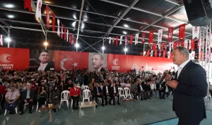 - "Sayın Cumhurbaşkanımızın liderliğinde kişilikli ve kimlikli politikaları olan Türkiye