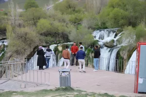 VAN (AA) – Van'da ilkbaharda doğası canlanan ve daha coşkulu