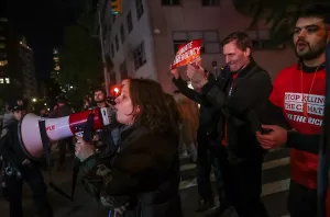 NEW YORK (AA) – New York'ta bir grup çevre dostu