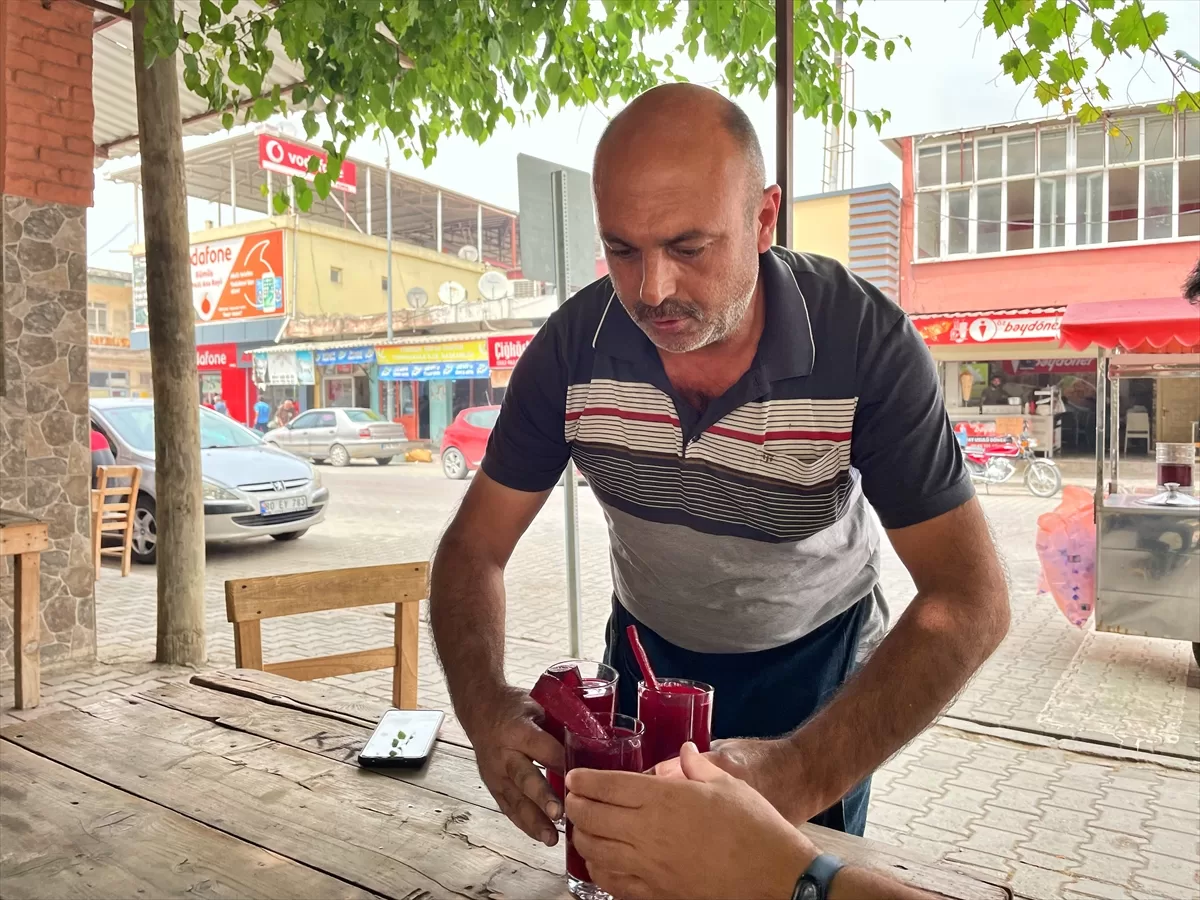 Osmaniye'de seyyar satıcı depremde ölmediğini kanıtlamaya çalışıyor