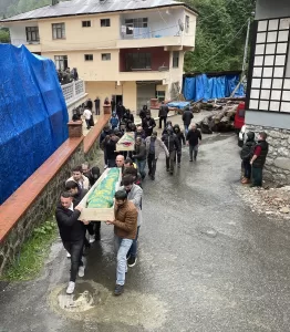 RİZE (AA) – Rize'nin Çayeli ilçesinde, hafif ticari aracın dereye