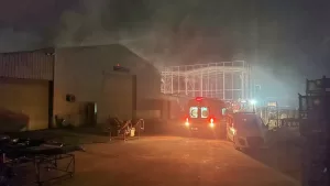 SAKARYA (AA) – Sakarya'nın Arifiye ilçesindeki bir traktör fabrikasında çıkan