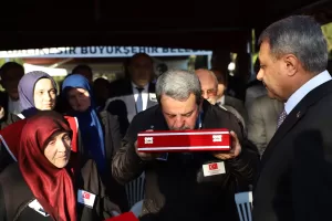 BALIKESİR (AA) – Şırnak-Uludere kara yolunun Balveren Beldesi mevkiinde otobüsün