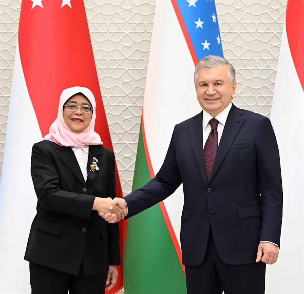 Singapur Cumhurbaşkanı Halime Yakub Özbekistan’da temaslarına başladı