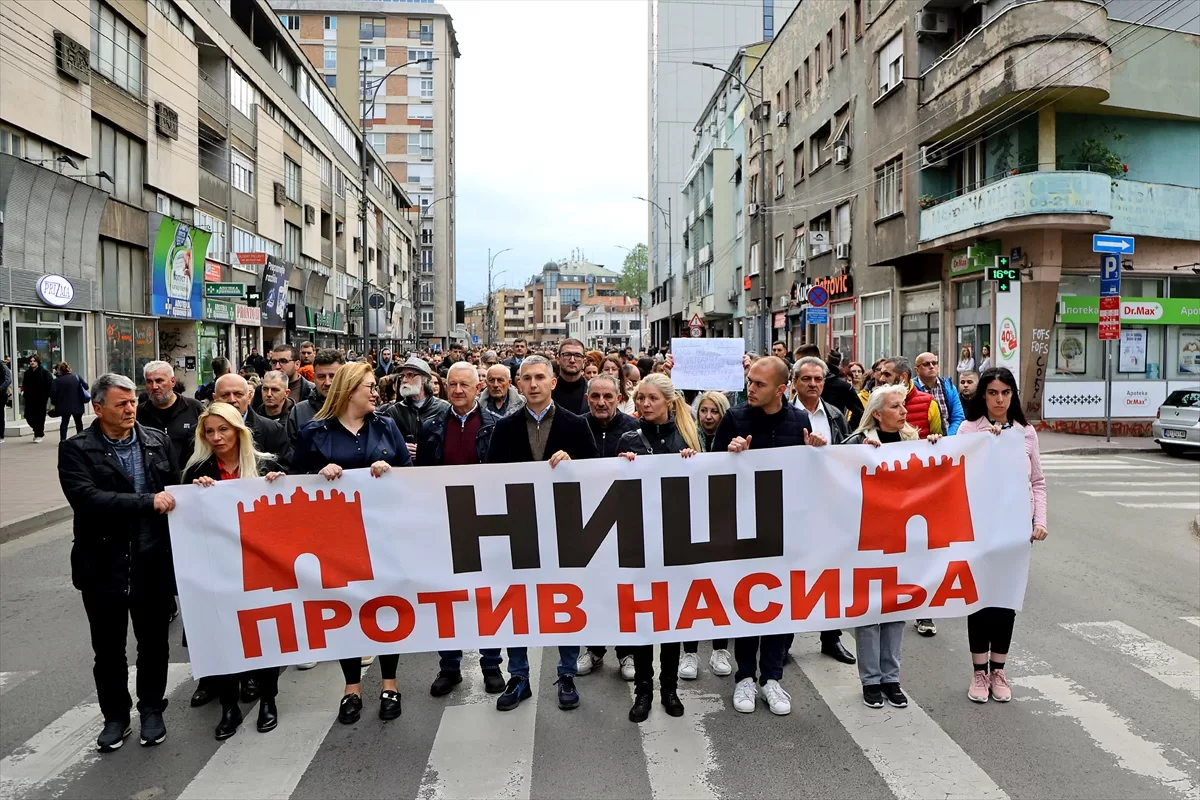 Sırbistan'da “şiddete son” temalı gösteri düzenlendi
