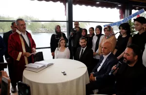 - "Allah her şeyin hayırlısını versin. Ama muhalefetin mutlaka hayırlısını