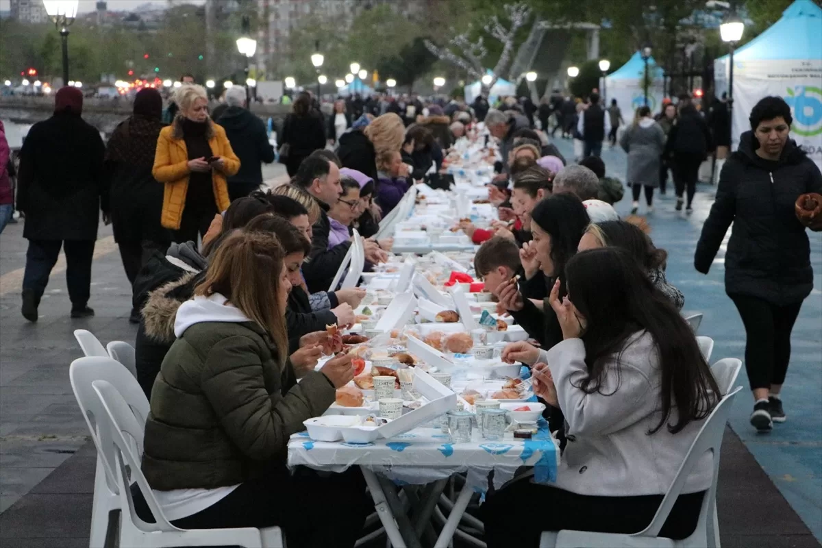Tekirdağ'da yüzlerce kişi sahilde “Hıdırellez kahvaltısı”nda buluştu