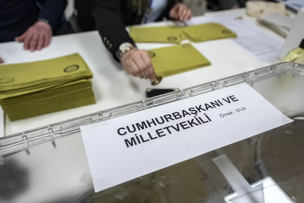 Türk seçmenler, 14 Mayıs seçimleri için savaşın gölgesindeki Ukrayna'da sandık başına gitti