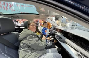 BURDUR (AA) – Burdur'da tanıtılan Türkiye'nin otomobili Togg'a vatandaşlar ilgi