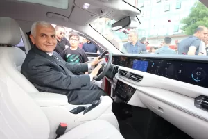 SİİRT (AA) – Türkiye'nin yerli otomobili Togg, Siirt'te vatandaşların ilgisini