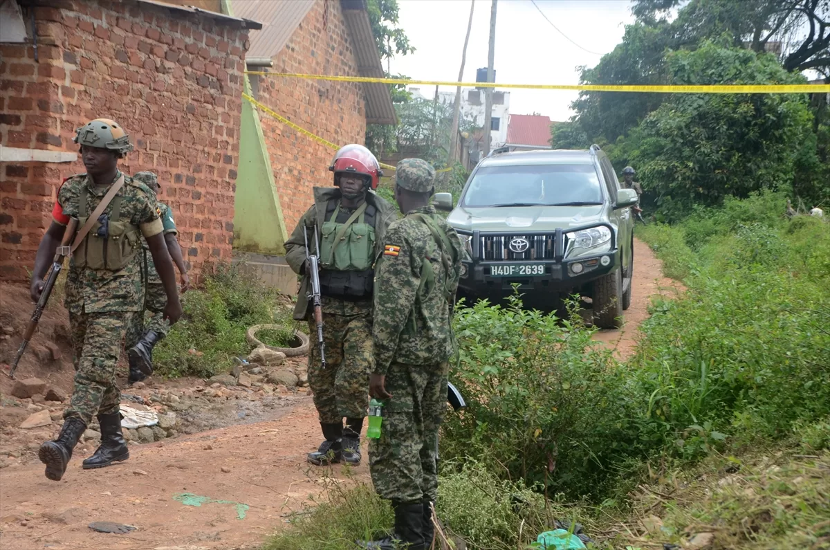 Uganda Çalışma Bakanı Engola koruması tarafından öldürüldü