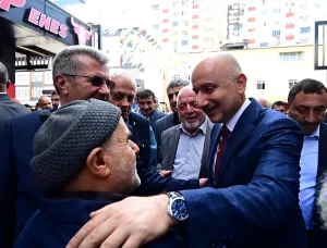 - "Daha dün Selahattin Demirtaş'a özgürlük isteyenler, bugün başka bir