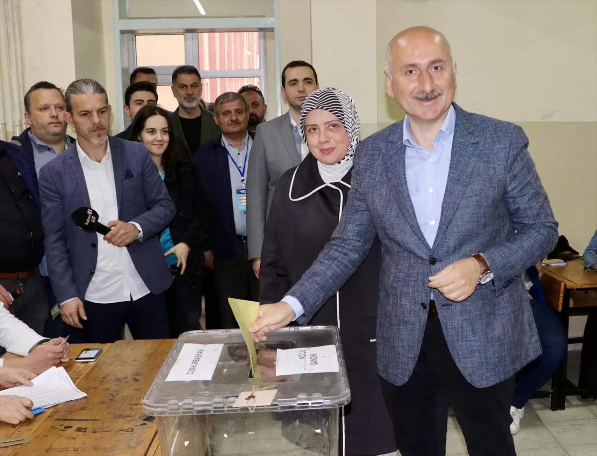 Ulaştırma ve Altyapı Bakanı Karaismailoğlu, oyunu Trabzon'da kullandı: