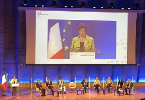 PARİS (AA) – Fransa Dışişleri Bakanı Catherine Colonna, plastiğin dünya