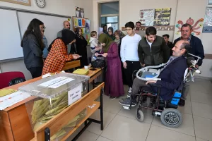 VAN (AA) – Van'da 17 yıl önce ALS hastalığına yakalanarak