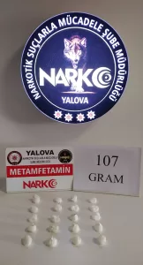 YALOVA (AA) – Yalova'da polisin düzenlediği iki ayrı uyuşturucu operasyonunda