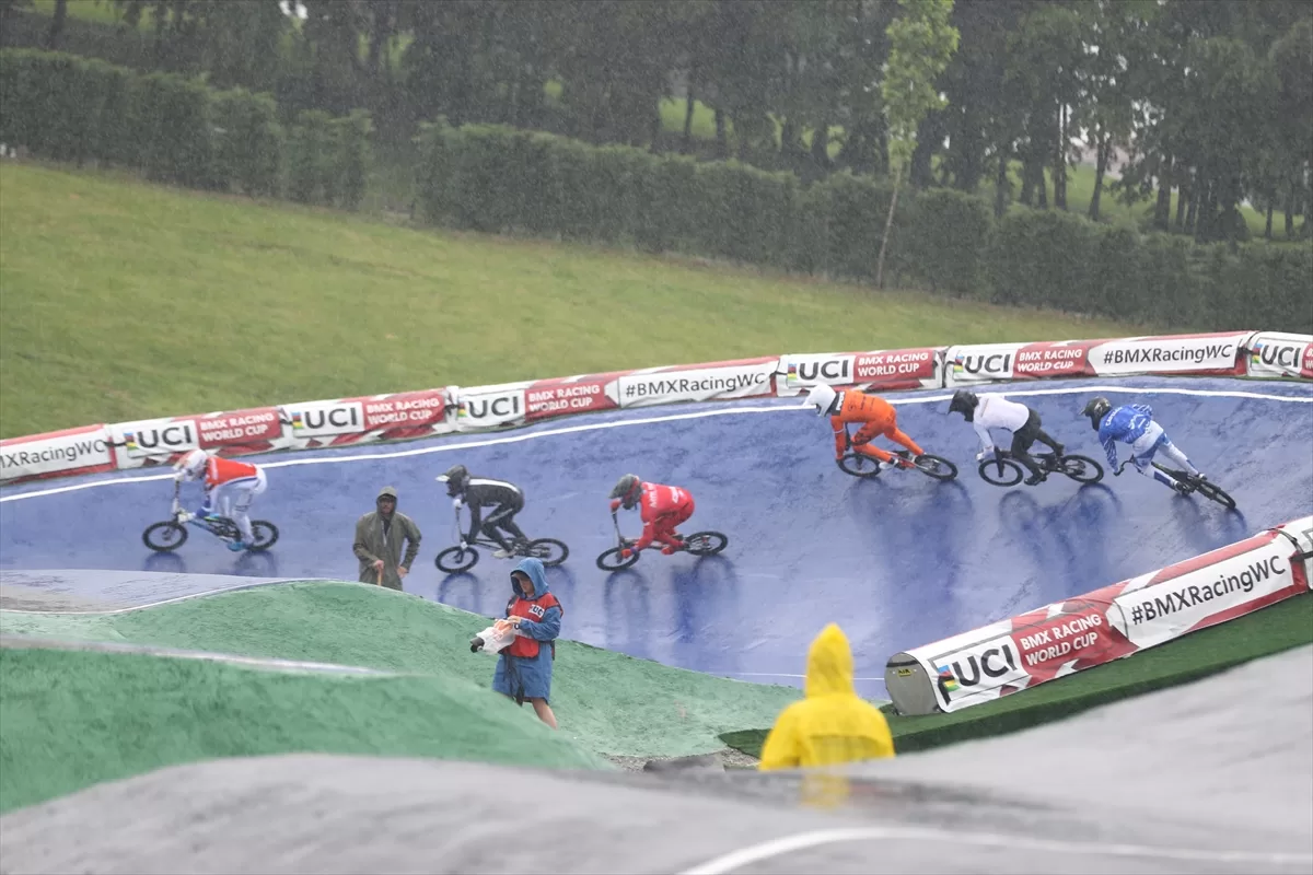 2023 BMX Supercross Dünya Kupası'nın ilk yarışları Sakarya'da başladı