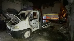 ADANA (AA) – Adana'da park halindeyken yangın çıkan çekici kullanılamaz