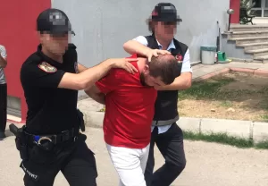 ADANA (AA) – Adana'nın Çukurova ilçesinde, uyuşturucu satıcılarına yönelik operasyonda